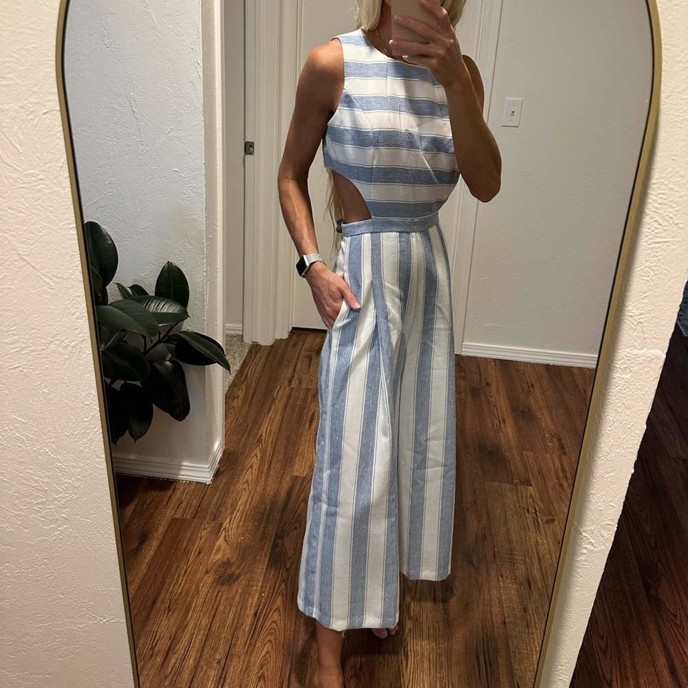 🌟SALE🌟Blue and white stripped jumpsuit​​​​​